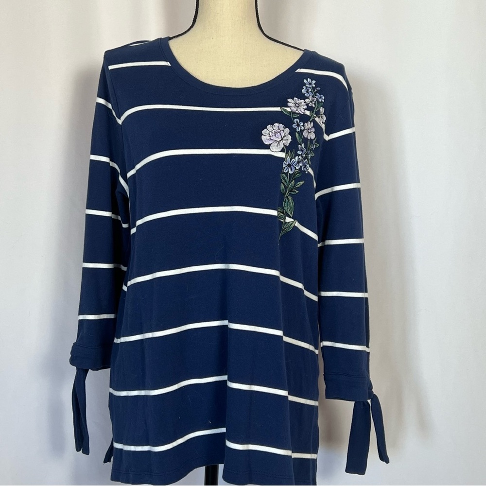 Liz Claiborne Blue and White 3/4 Sleeve Embellished Blouse
